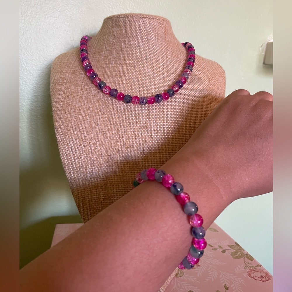 Beautiful Fuschia and Blue glass bead necklace and bracelet set